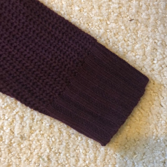 Cross tie Sweater - Picture 4 of 4